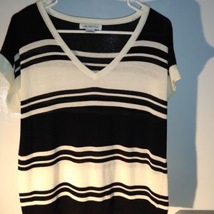 Liz claiborn black and white shirt